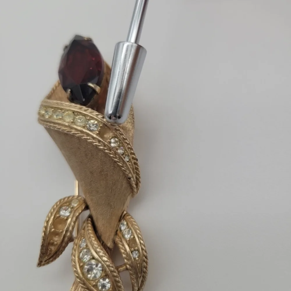 Vintage 1950'sSarah Coventry Calla Lily Topaz & Goldtone‎ Brooch